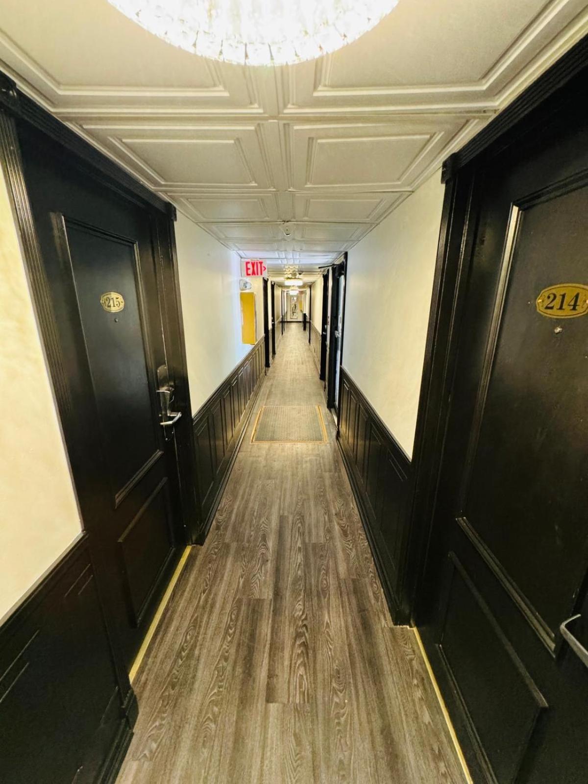 The Village Inn Hotel Milwaukee Exterior foto